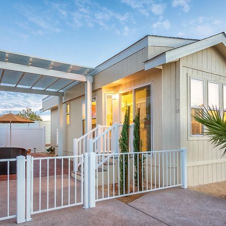 Sky Valley Mineral Hot Springs Resort Desert Hot Springs Exterior photo